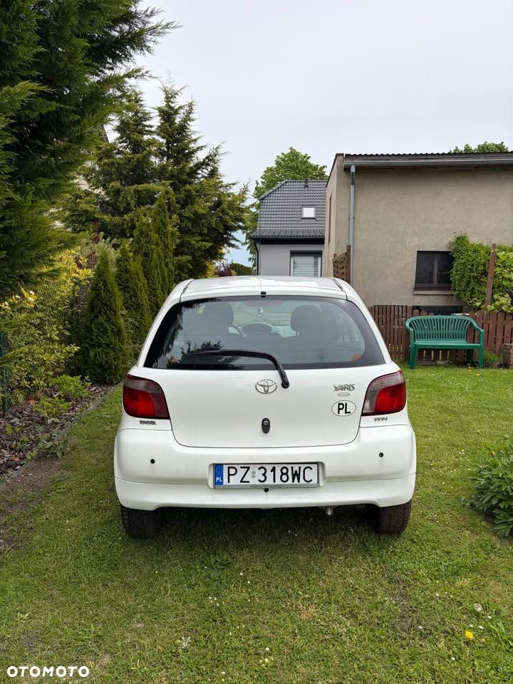 Toyota Yaris 1.0 Base - 5