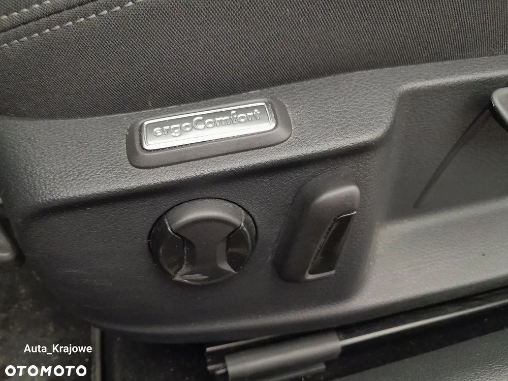 Volkswagen Passat 2.0 TDI EVO Business DSG - 28