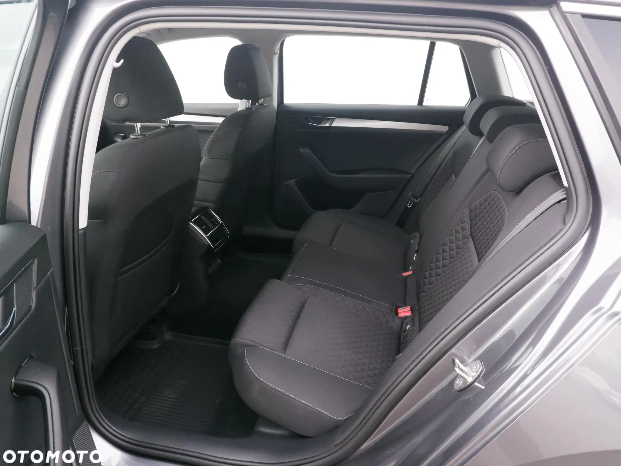 Skoda Superb 2.0 TSI Ambition DSG - 12