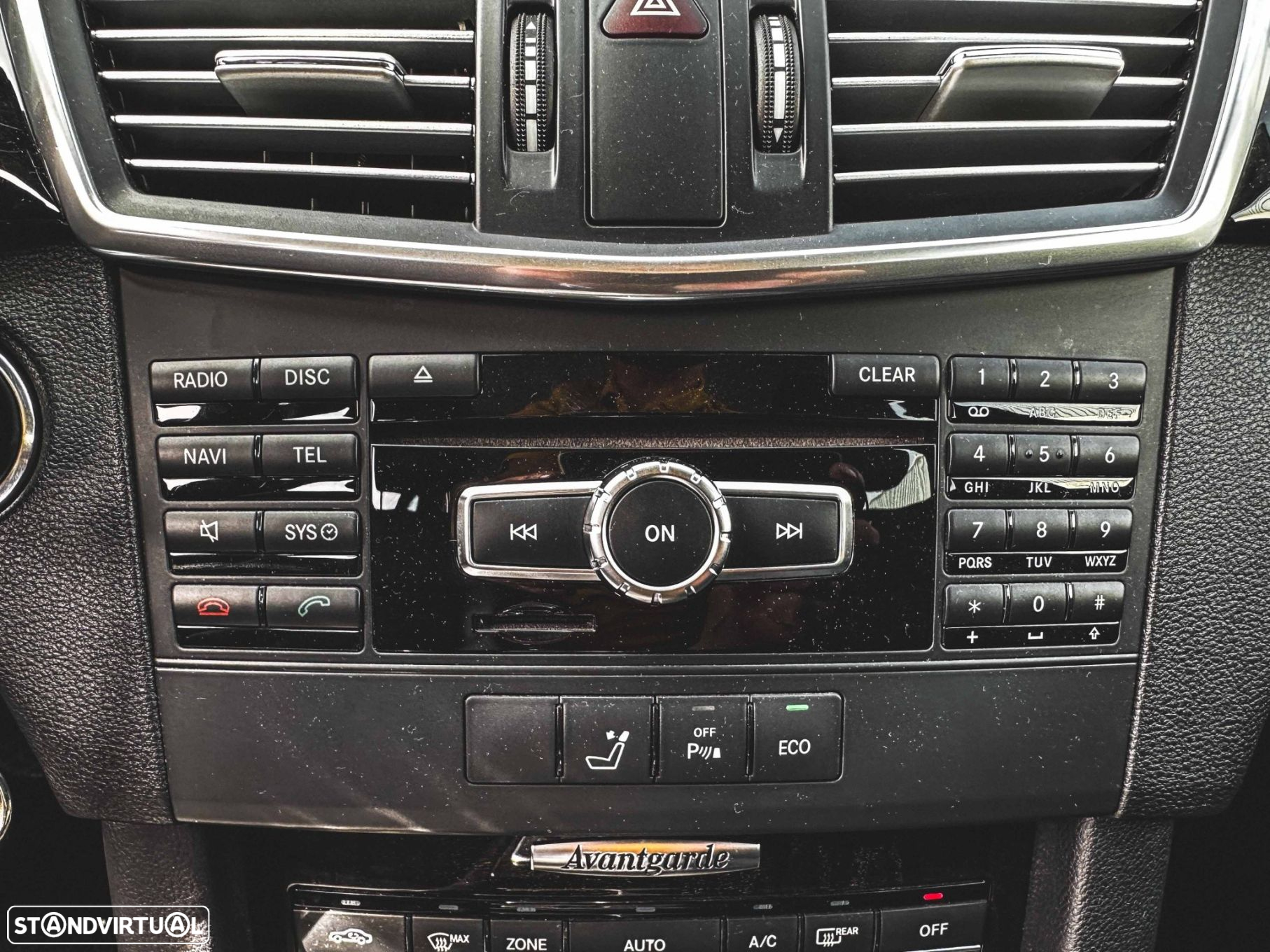 Mercedes-Benz E 220 CDi Avantgarde BlueEfficiency Auto - 27