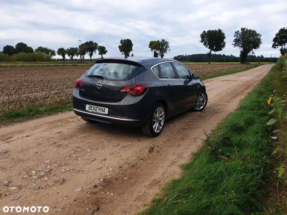 Opel Astra IV 1.4 T Cosmo - 5