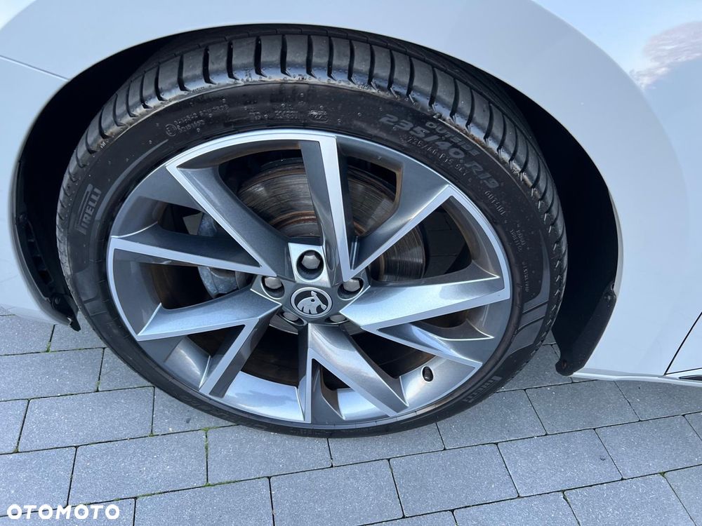 Skoda Superb Combi 2.0 TDI 4x4 DSG SportLine - 29