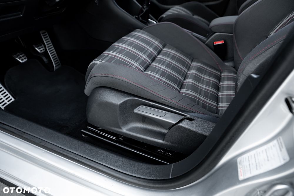 Volkswagen Golf 2.0 GTI - 20