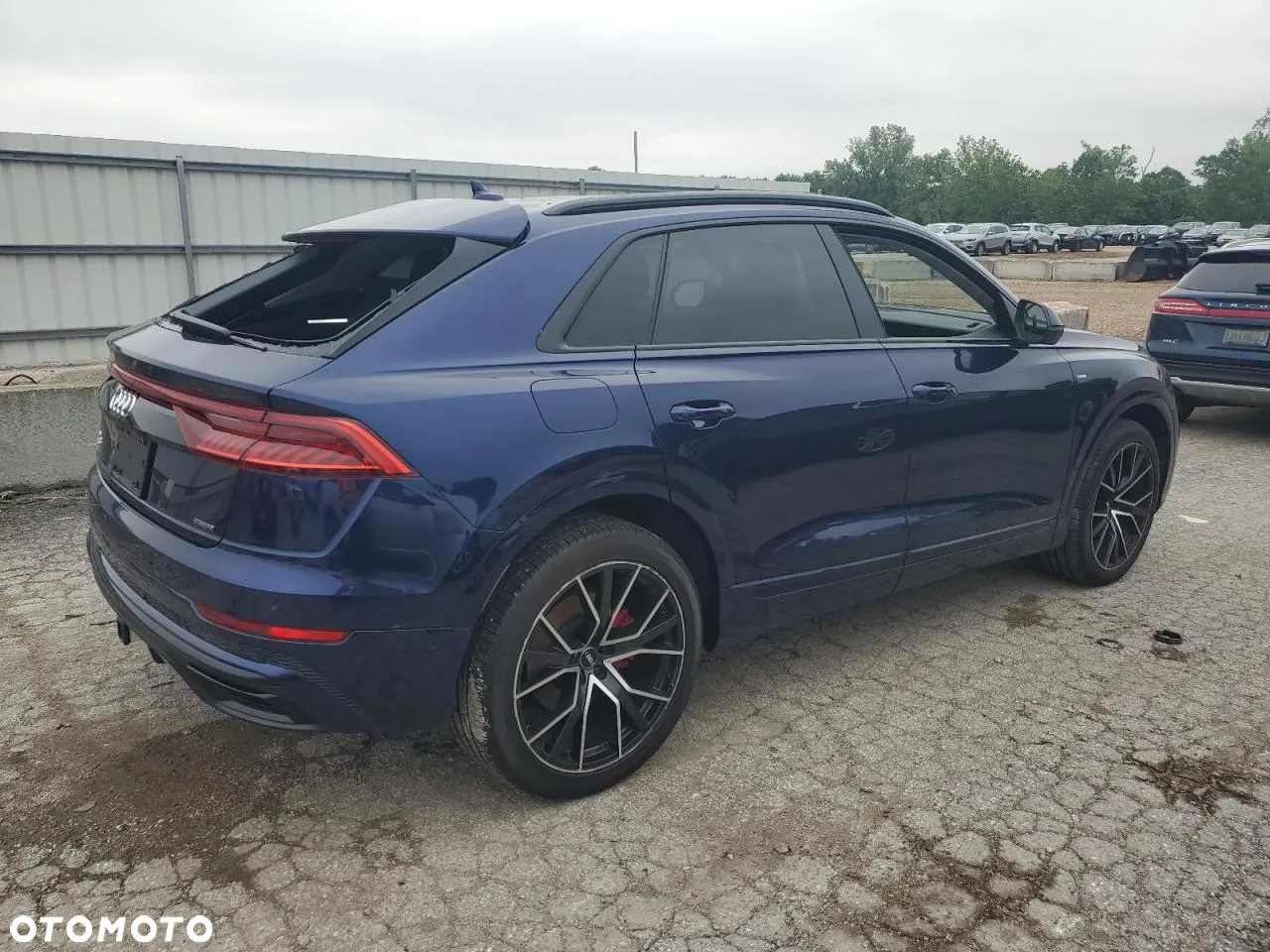 Audi Q8 55 TFSI quattro tiptronic - 4