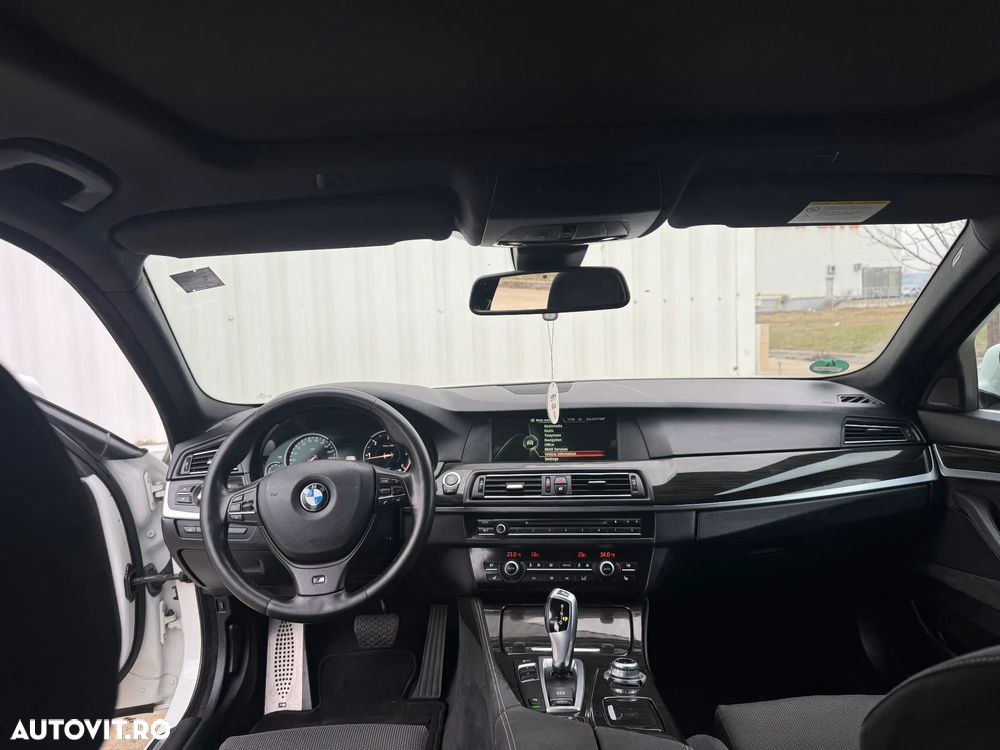 BMW Seria 5 525d Sport-Aut. - 34