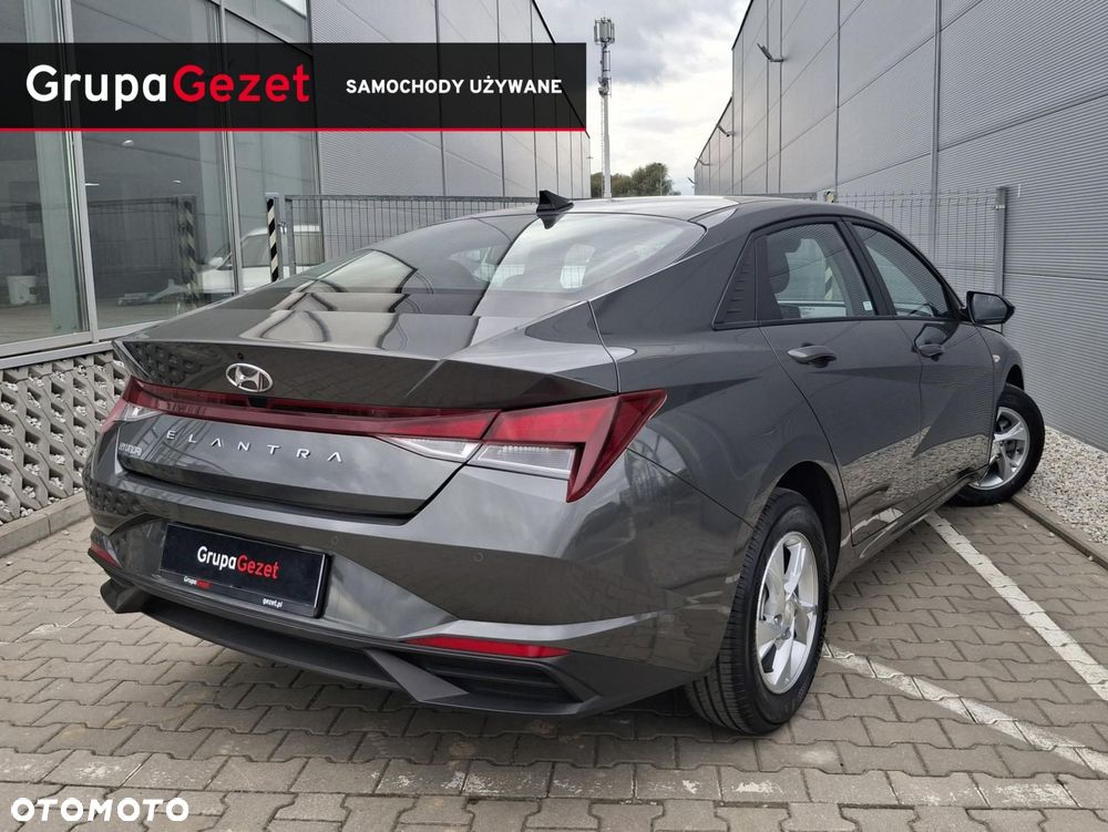 Hyundai Elantra - 6