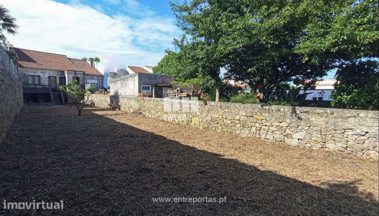 Venda de Moradia V3 para restauro, no centro da cidade, Vila do Conde - Grande imagem: 2/7