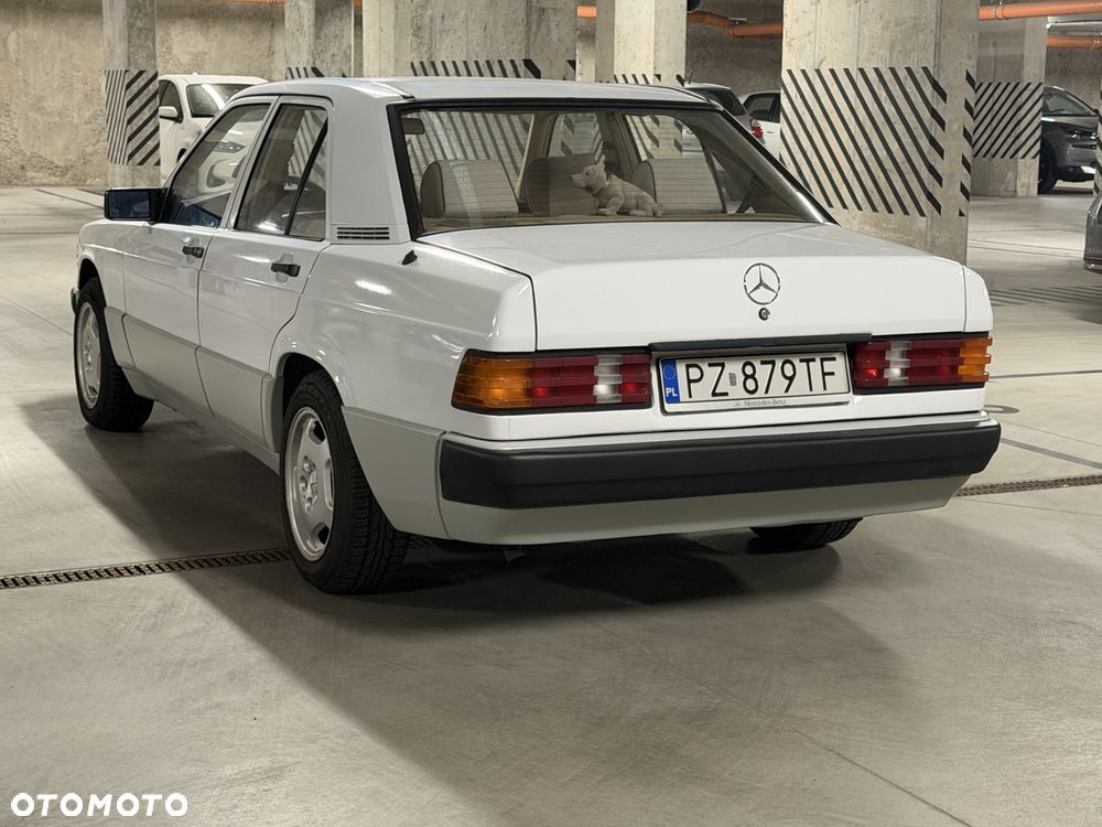 Mercedes-Benz W201 (190) - 4