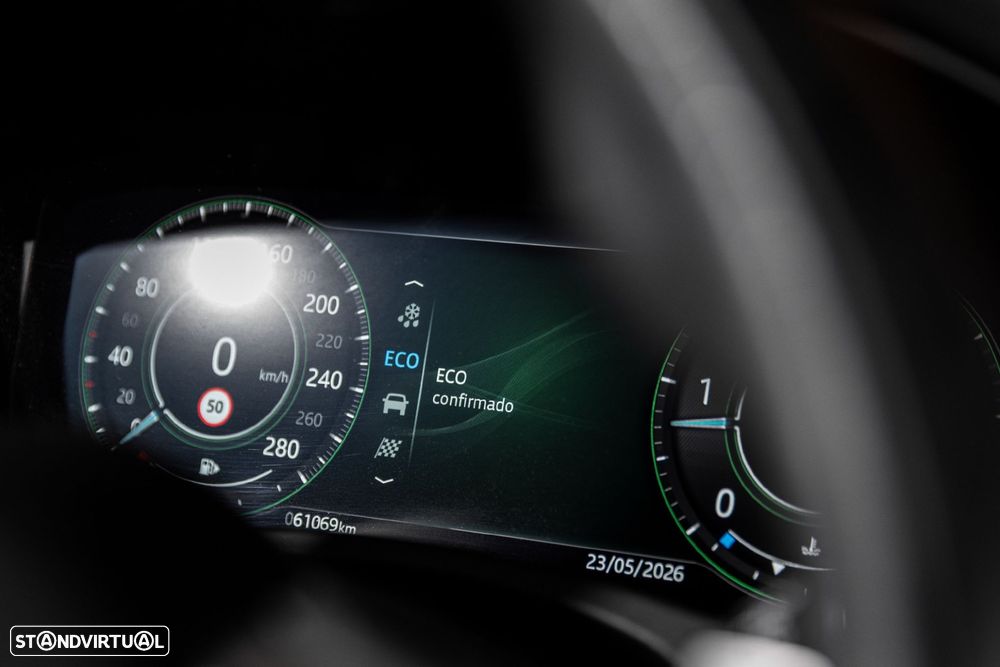 Jaguar XE 2.0 D200 R-Dynamic Black - 19