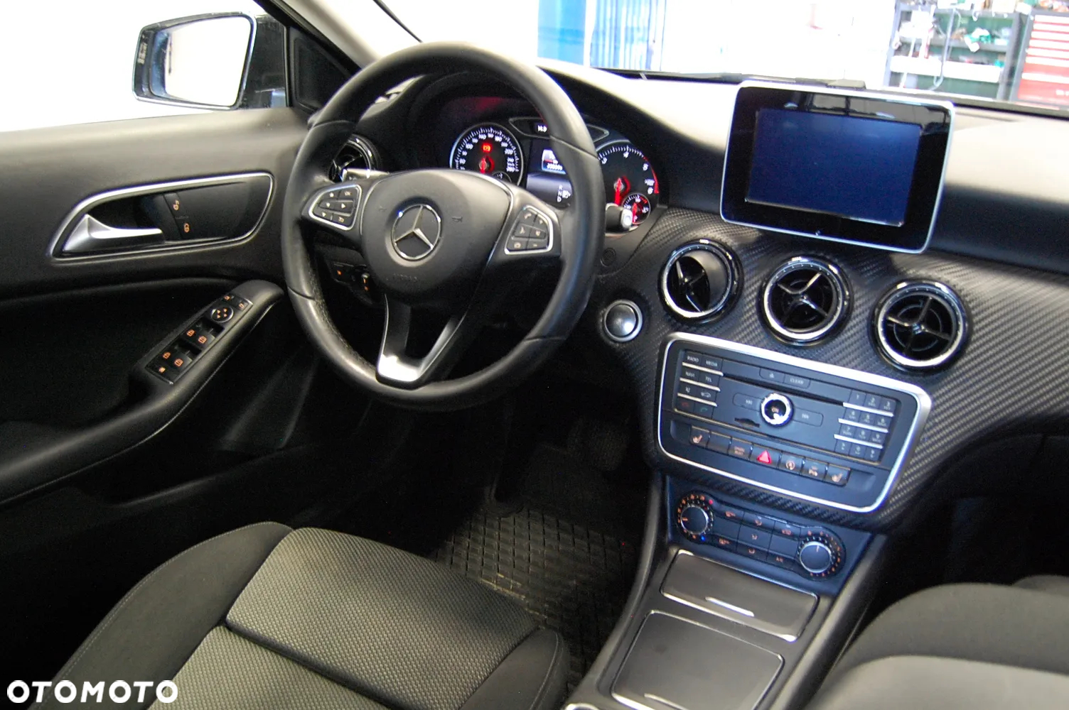 Mercedes-Benz GLA 180 (CDI) d 7G-DCT - 12