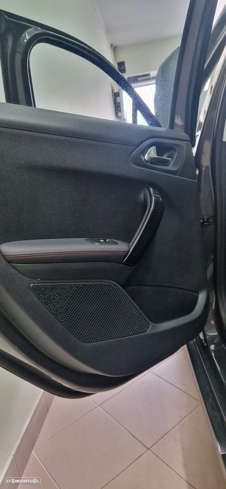 Peugeot 2008 1.2 PureTech GT Line - 10