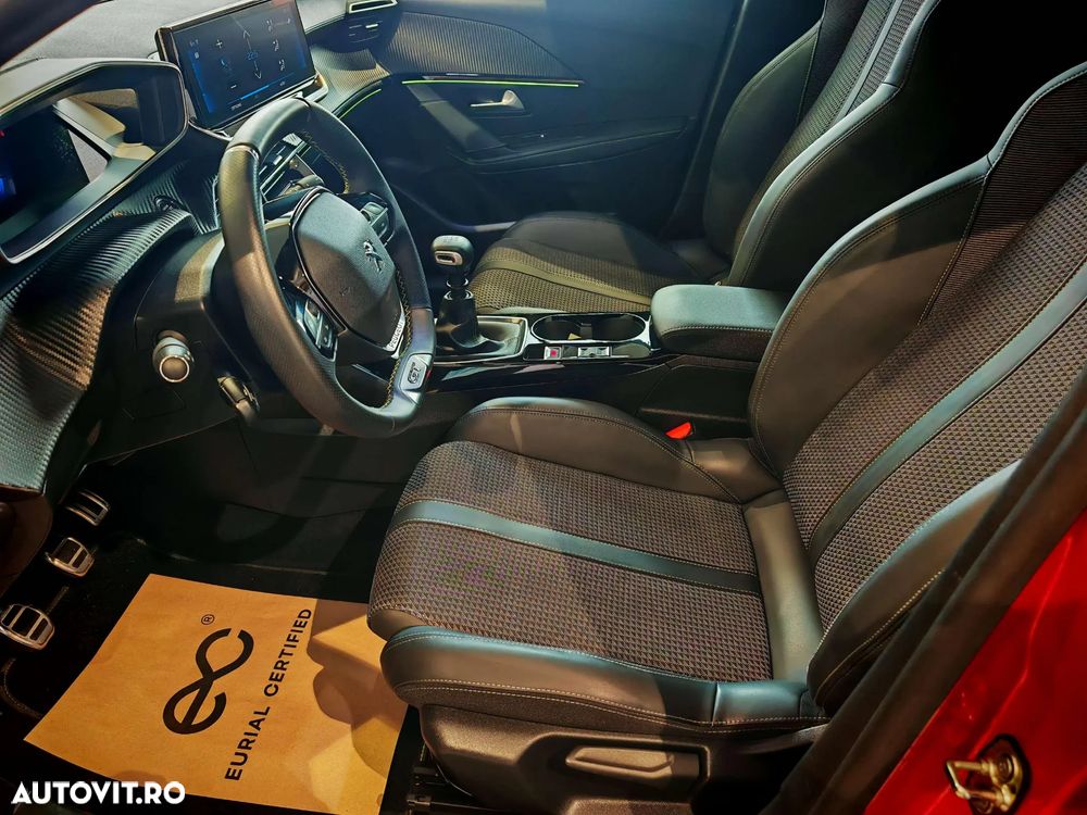 Peugeot 208 1.2 L PureTech STT GT - 11