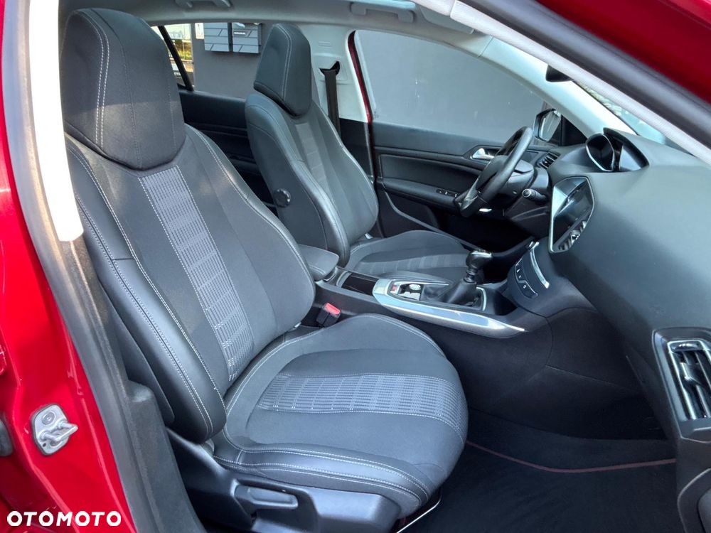 Peugeot 308 1.2 PureTech GPF Allure S&S - 27