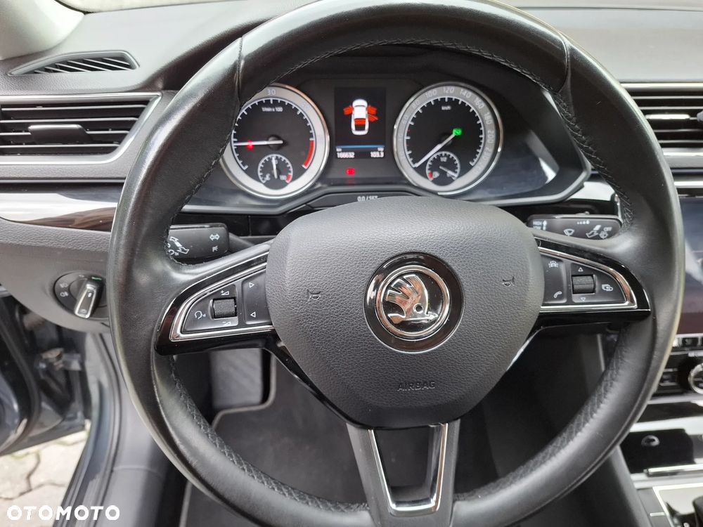 Skoda Superb 2.0 TDI 4x4 L&K DSG - 15