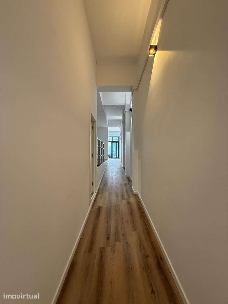 Loja Rés-do-chão -  310 m2 - Grande imagem: 5/9