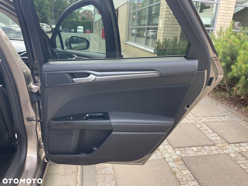 Ford Mondeo - 26
