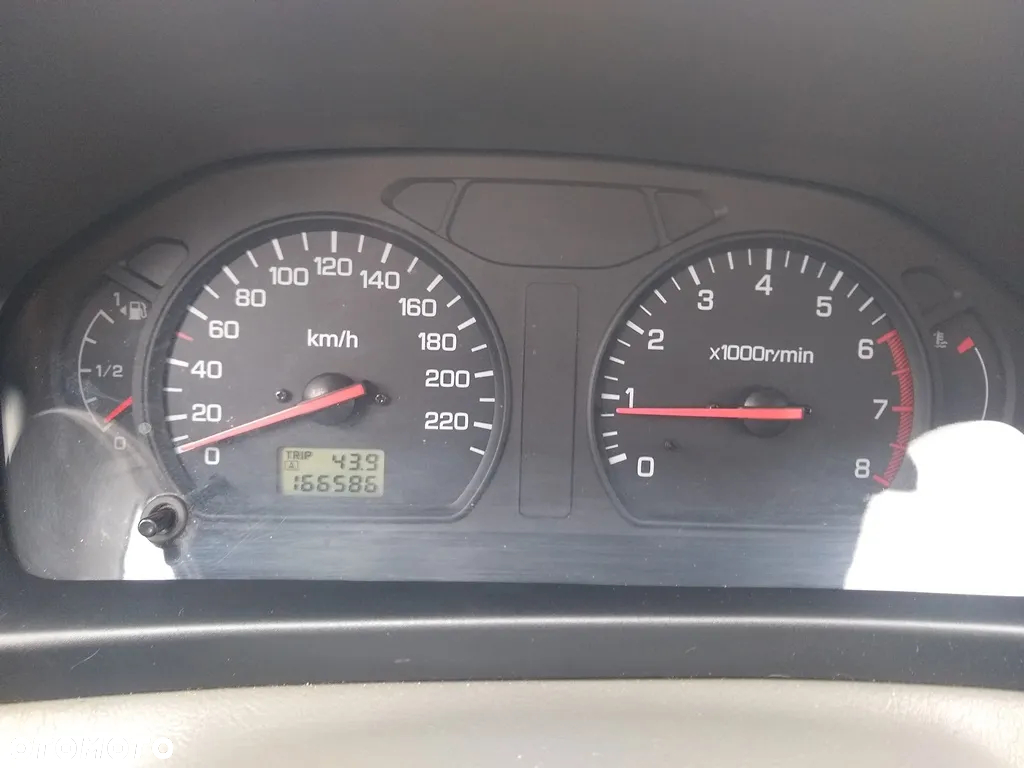 Mitsubishi Space Wagon 2.4 GDI Family - 20