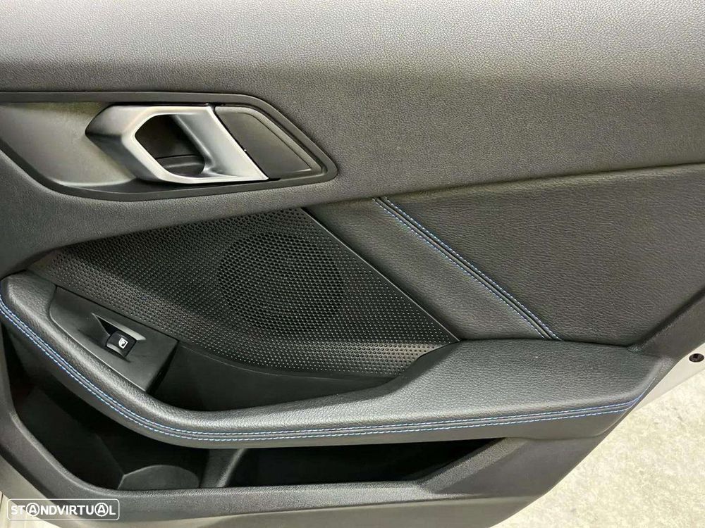 BMW 116 d Pack Desportivo M Auto - 24