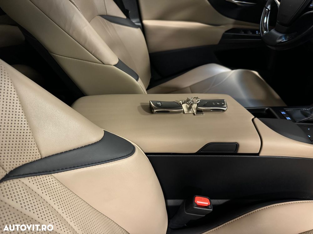 Lexus Seria ES 300h Business Edition - 27