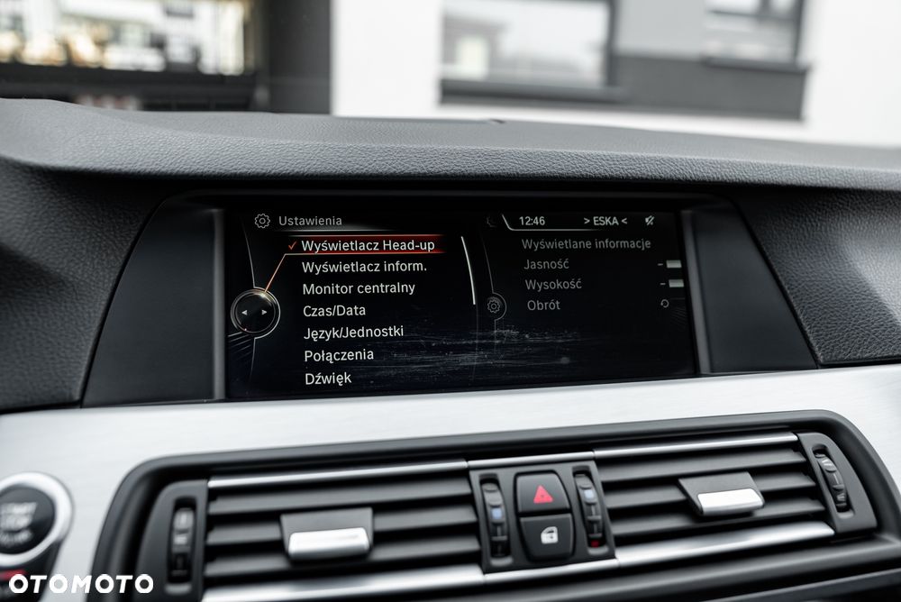 BMW Seria 5 M550d xDrive Touring Sport-Aut - 34