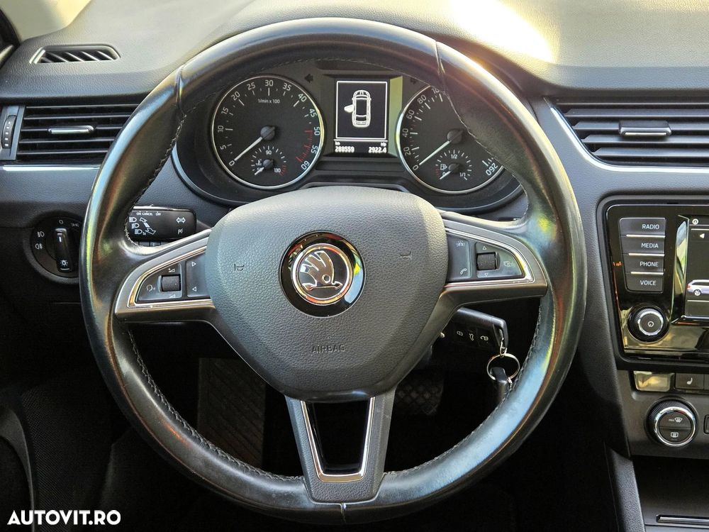 Skoda Octavia 1.6 TDI (Green tec) DSG Style - 19