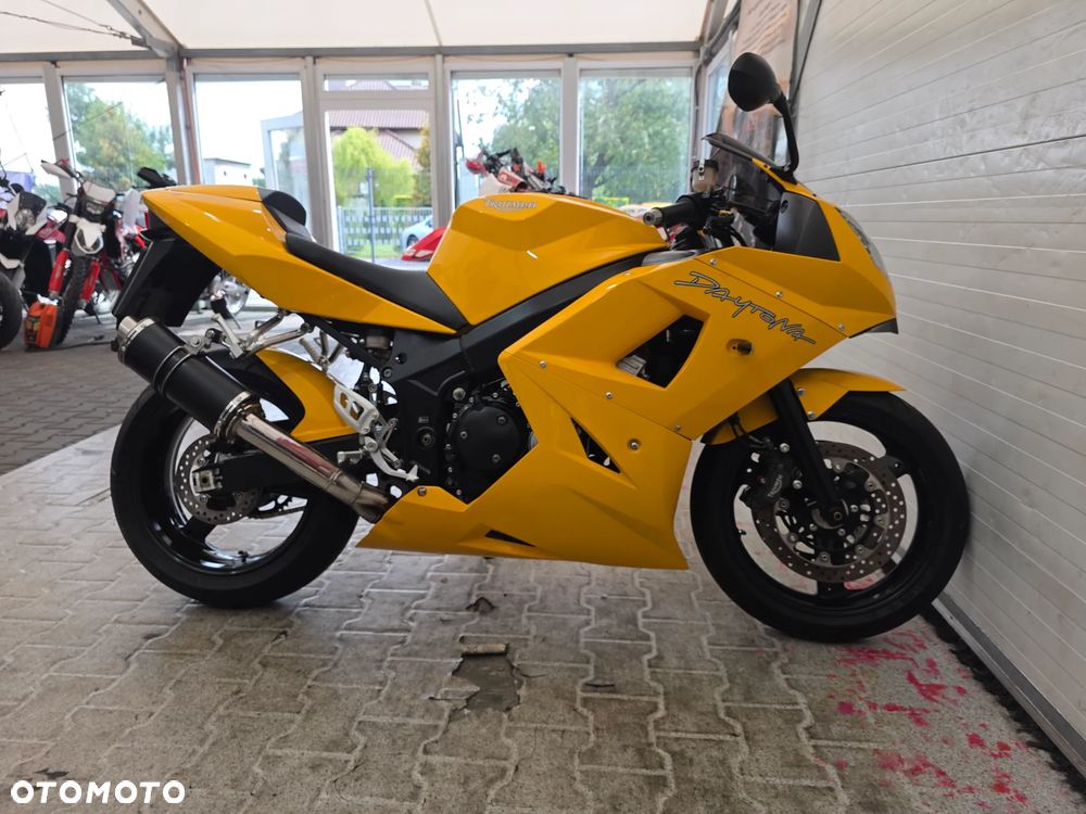 Triumph Daytona - 23