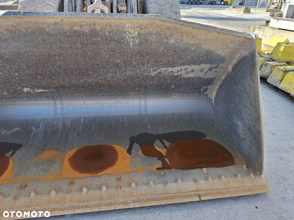 Volvo L 120 H 4X4 - 37