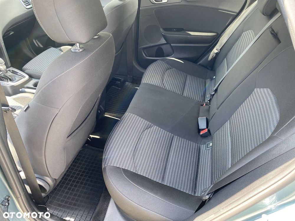 Kia Ceed - 11