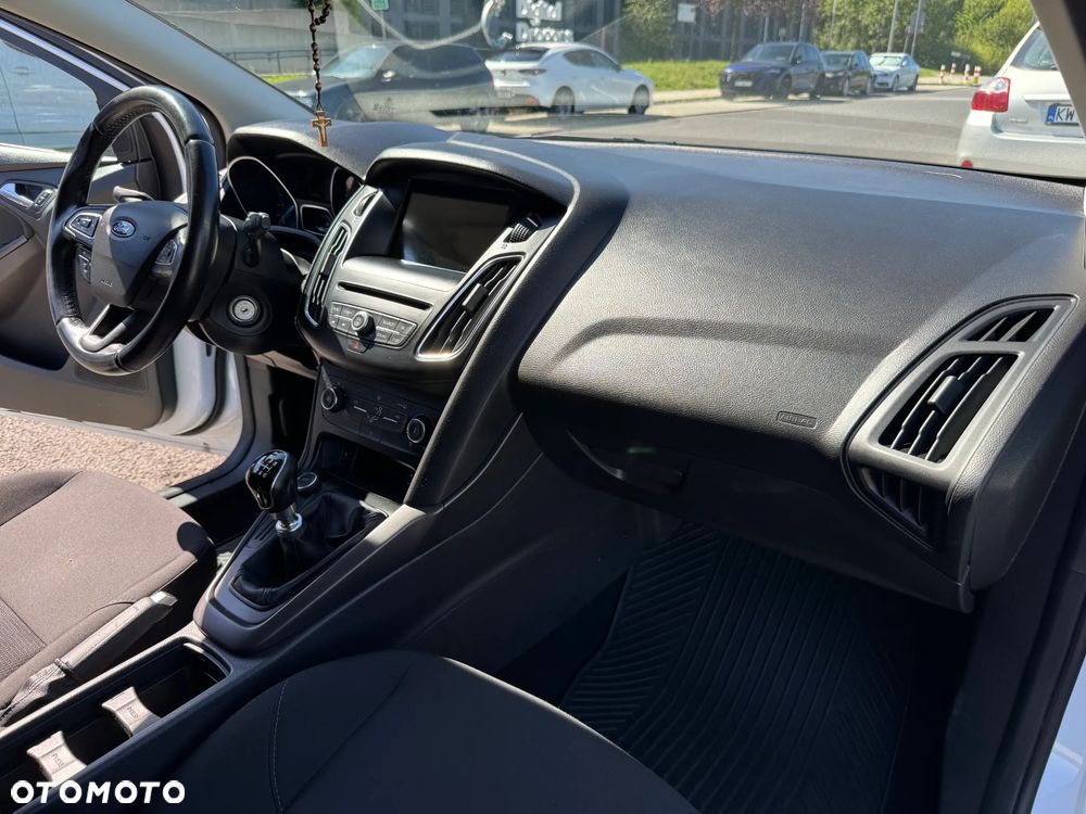 Ford Focus 1.5 TDCi SYNC Edition - 14