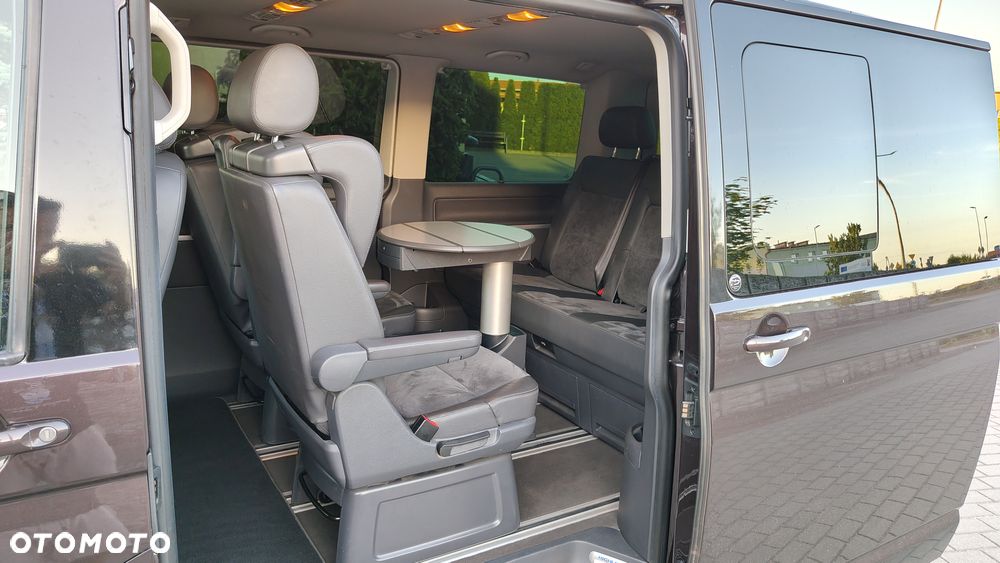 Volkswagen Multivan - 25