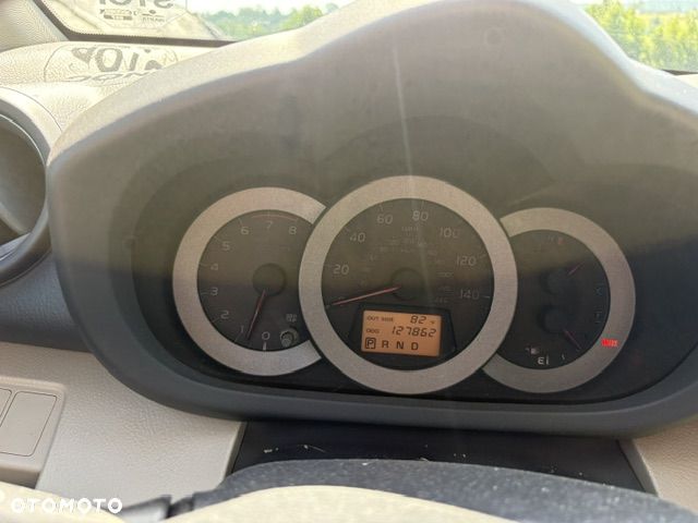 Toyota RAV4 - 16