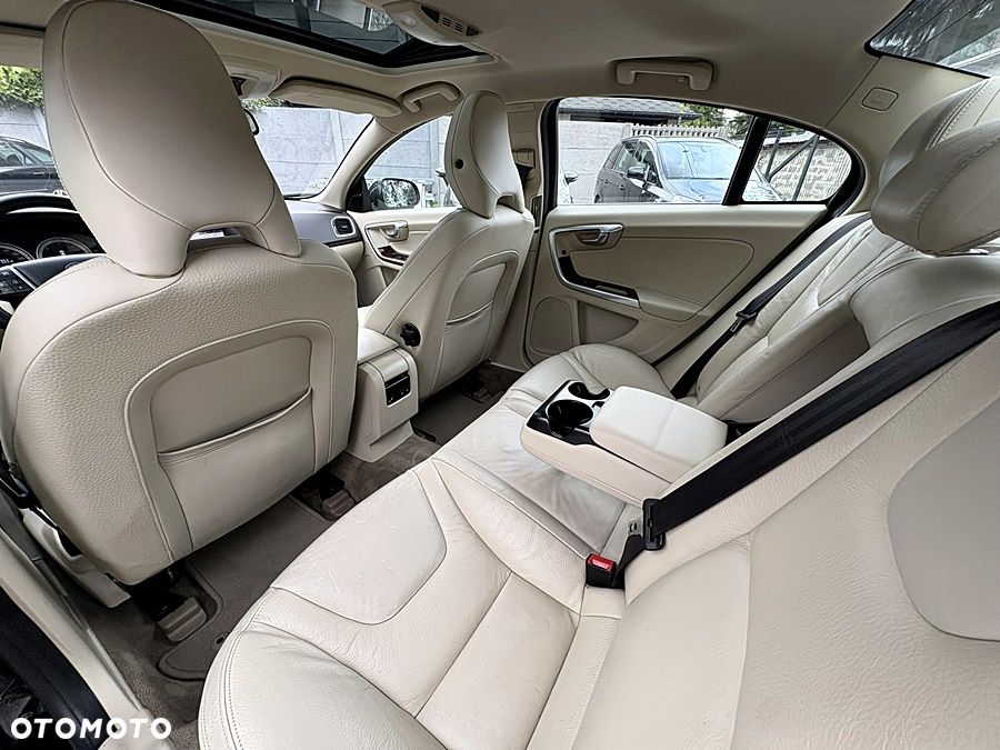 Volvo S60 D3 Summum - 18