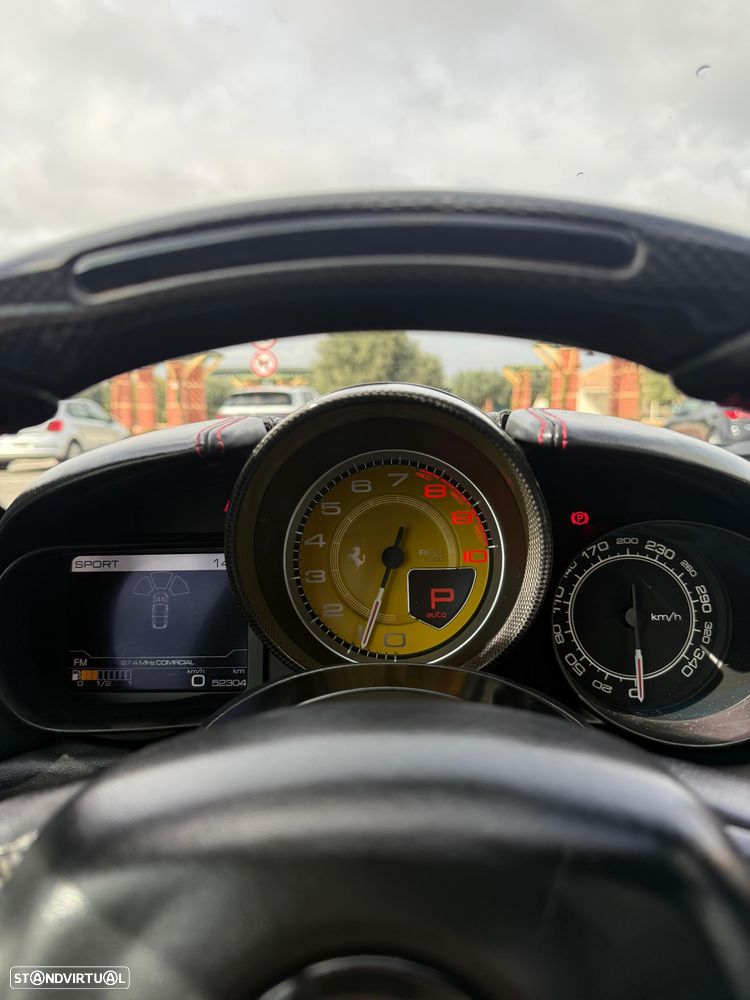 Ferrari California T - 17