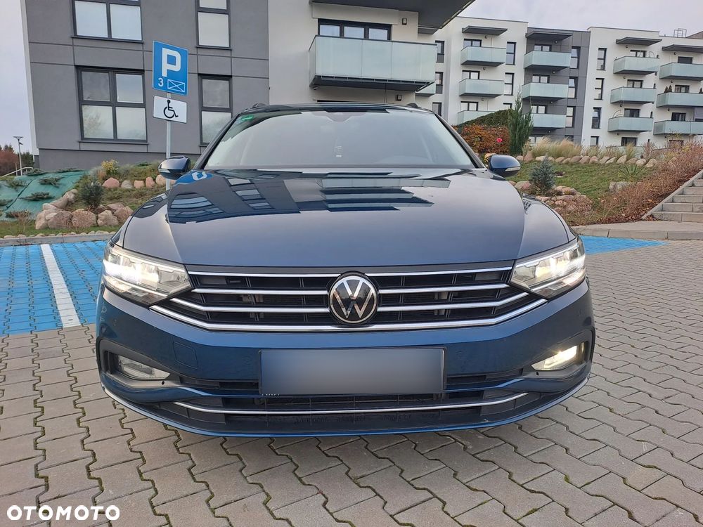 Volkswagen Passat Variant 2.0 TDI SCR DSG 4Motion Business - 8