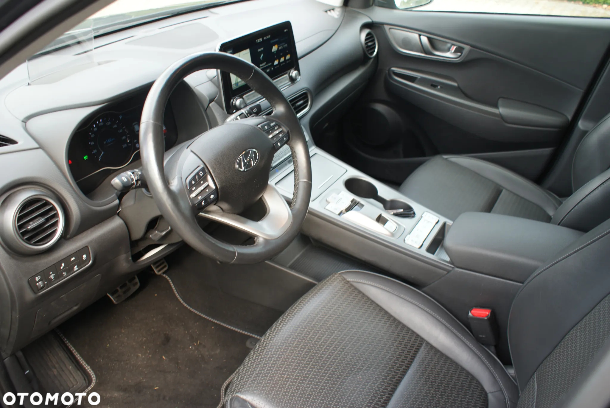 Hyundai Kona Electric 64kWh Premium - 7