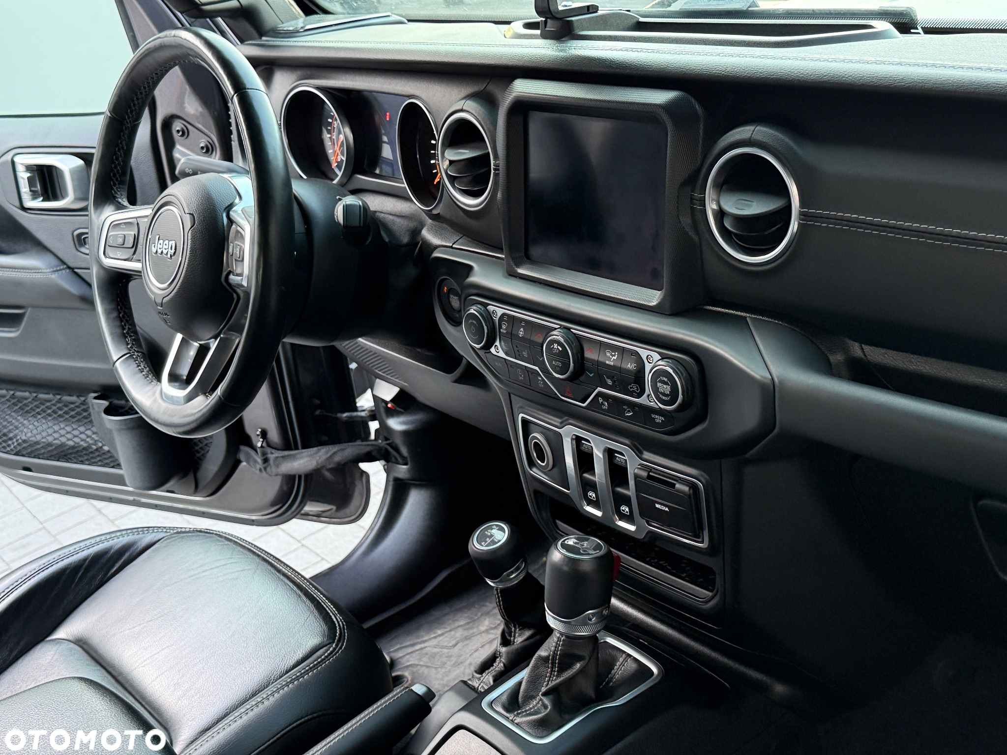 Jeep Wrangler 2.2 CRD Sahara - 34