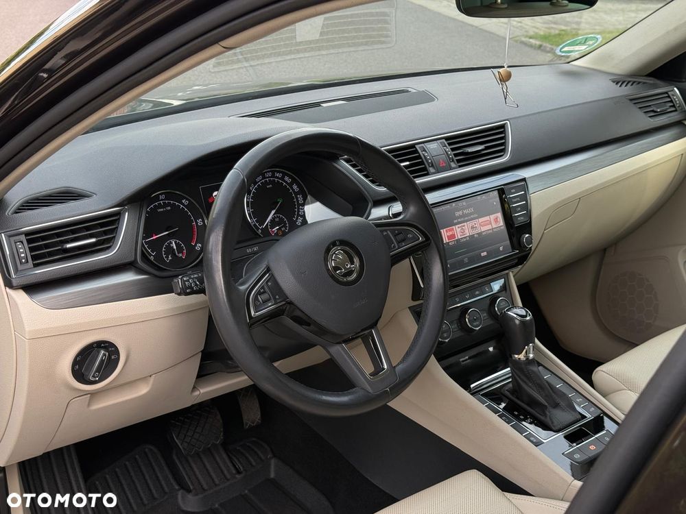 Skoda Superb 2.0 TDI DSG Style - 11