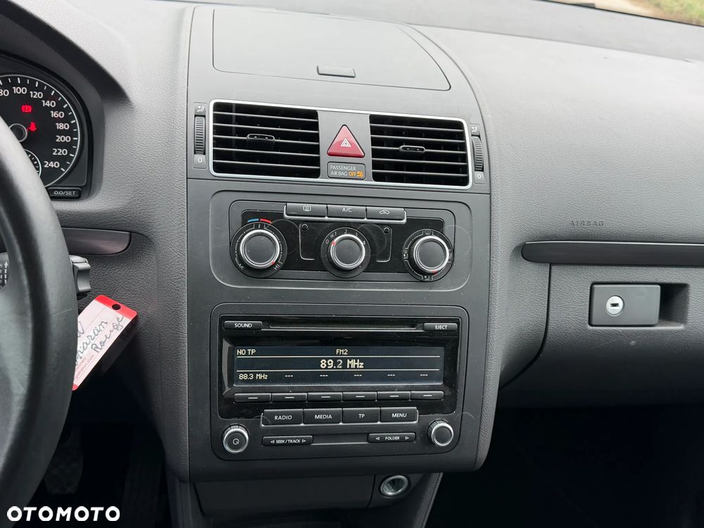 Volkswagen Touran - 29