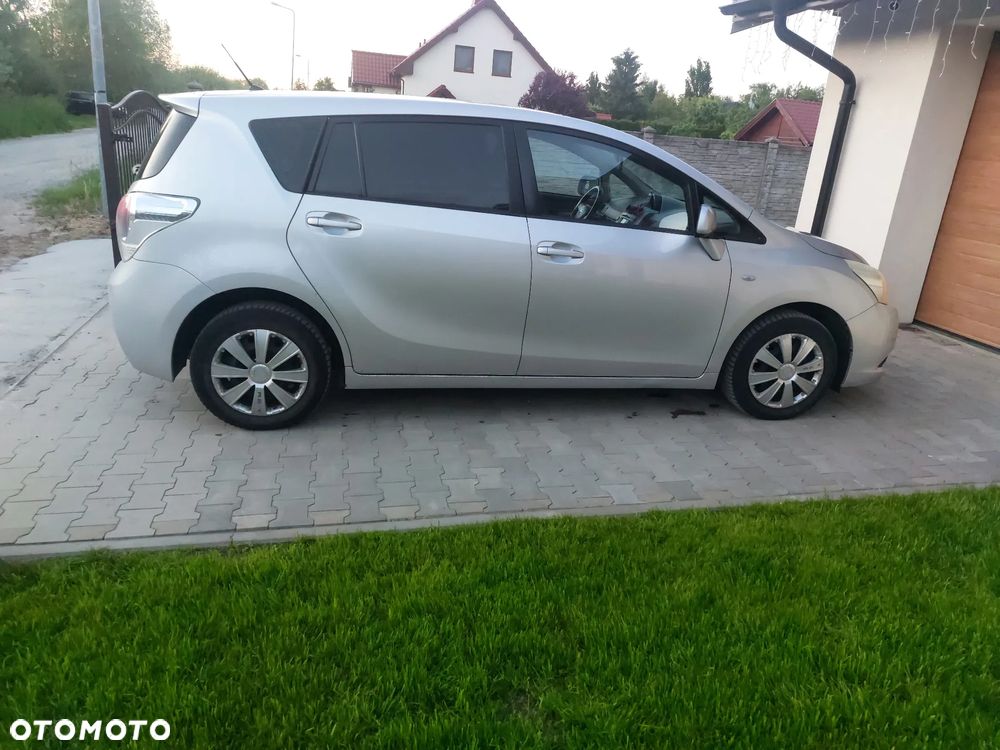 Toyota Verso 1.6 7-Sitzer Comfort - 4
