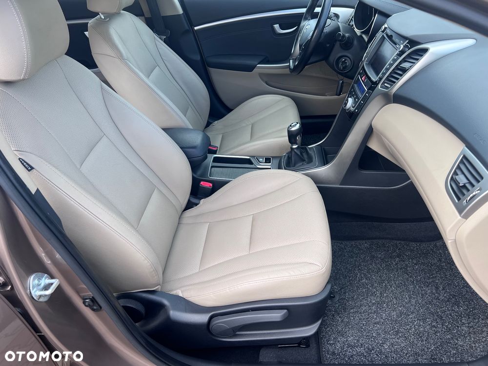 Hyundai i30 i30cw blue 1.6 CRDi Trend - 20