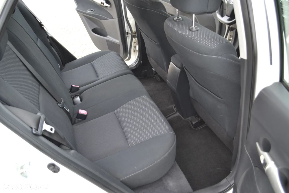 Toyota Auris 1.4 D-4D - 13
