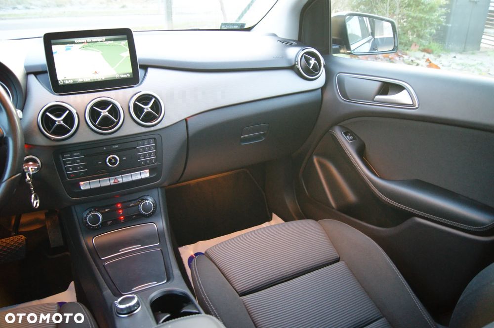 Mercedes-Benz Klasa B 180 (CDI) d 7G-DCT Style - 29