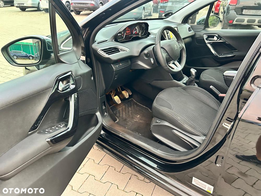 Peugeot 208 1.2 VTi Allure - 18