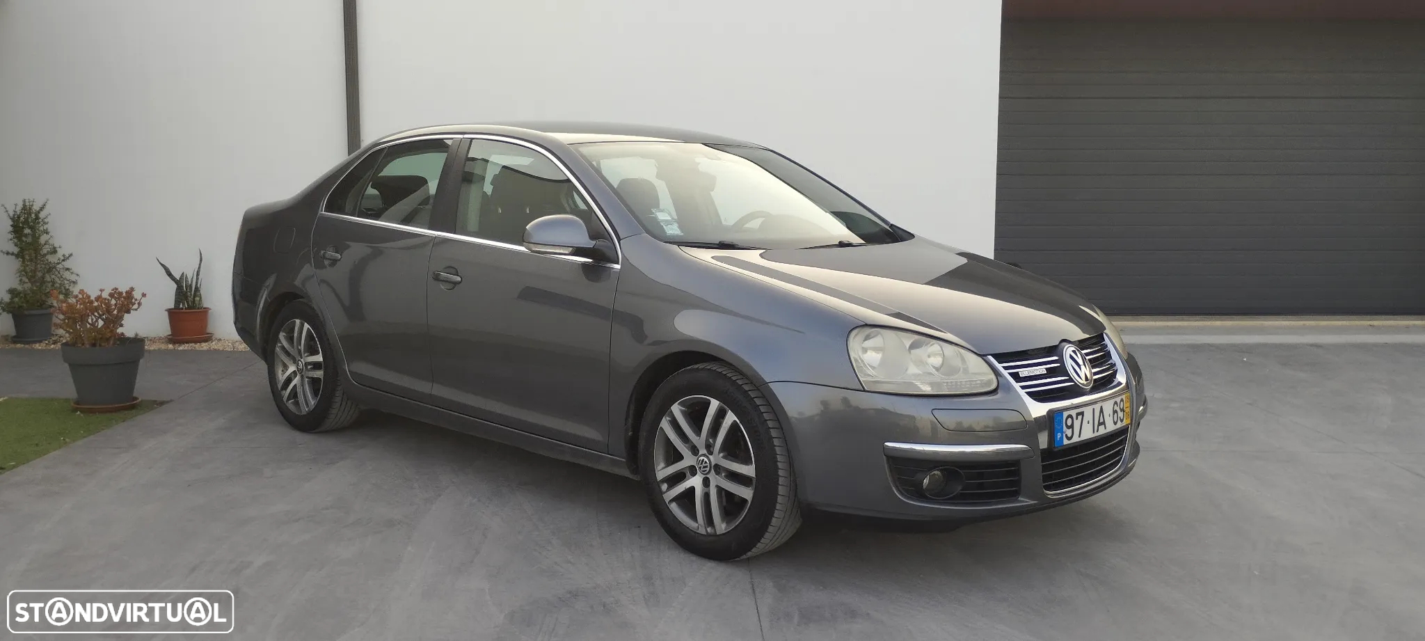 VW Jetta 1.9 TDi BlueM. Confortline - 4