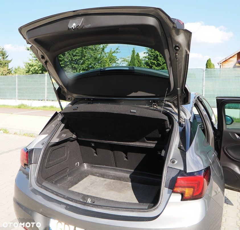Opel Astra 1.6 T Dynamic S&S - 12