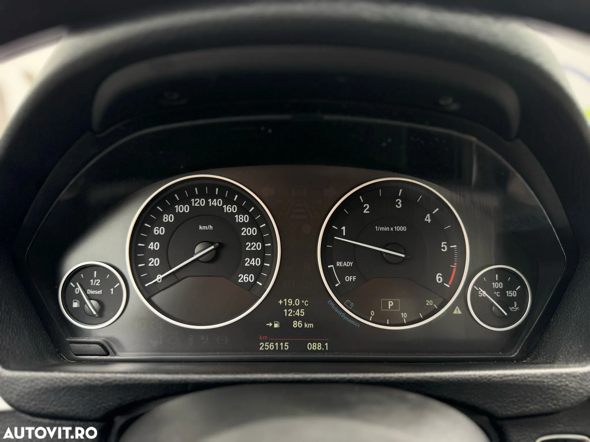 BMW Seria 3 318d Touring Aut. - 31