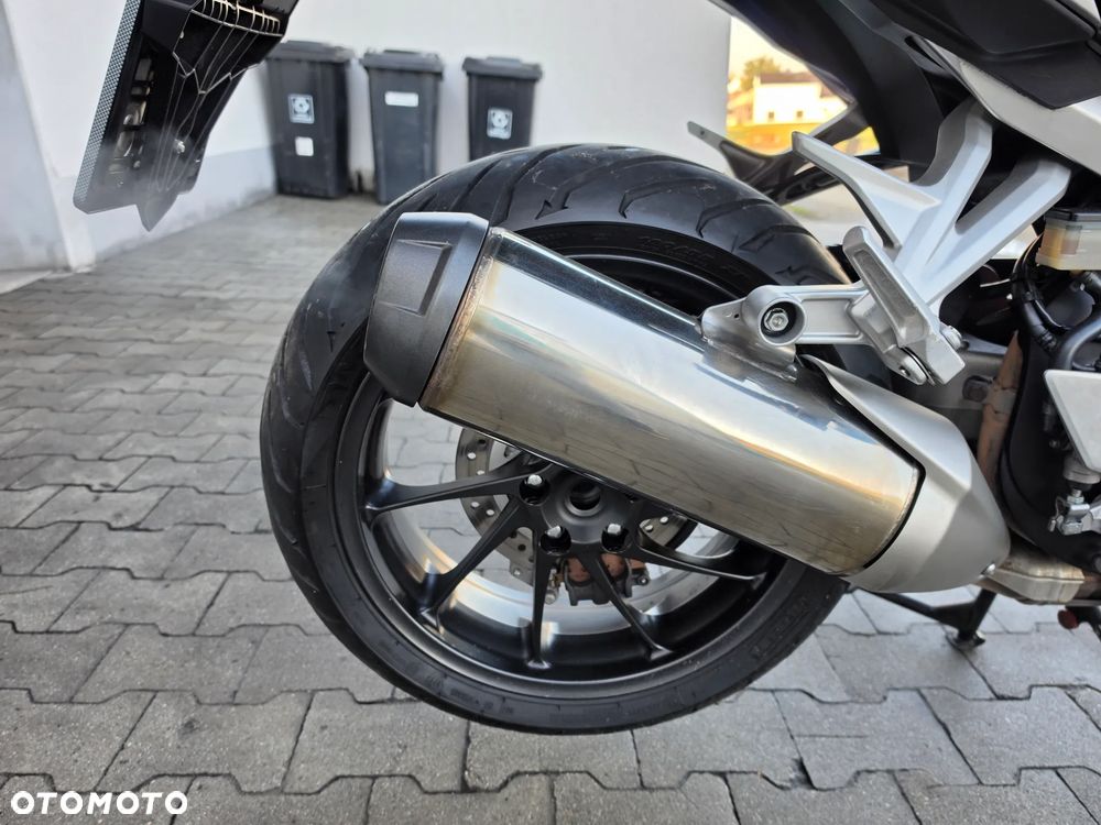 Honda VFR - 25