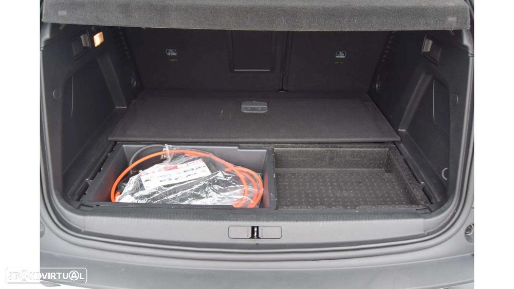 Peugeot 3008 1.6 Hybrid GT e-EAT8 - 33