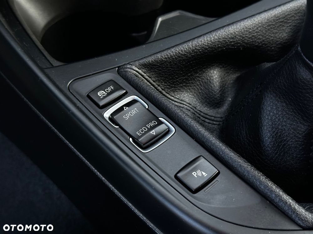 BMW Seria 1 118i - 22