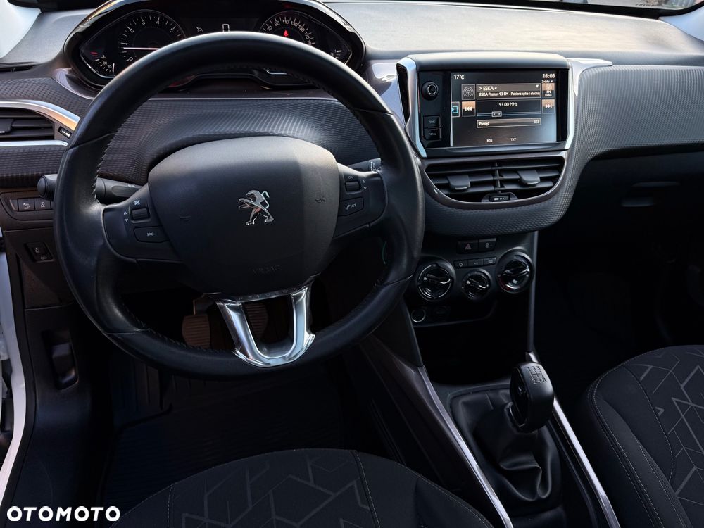 Peugeot 2008 PureTech 82 Allure - 5
